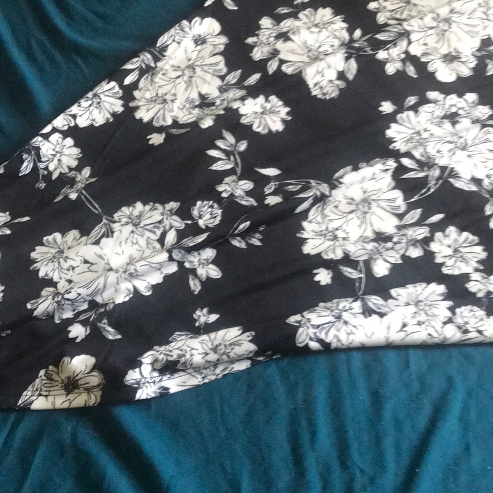 Dress - Picture 4 of 4